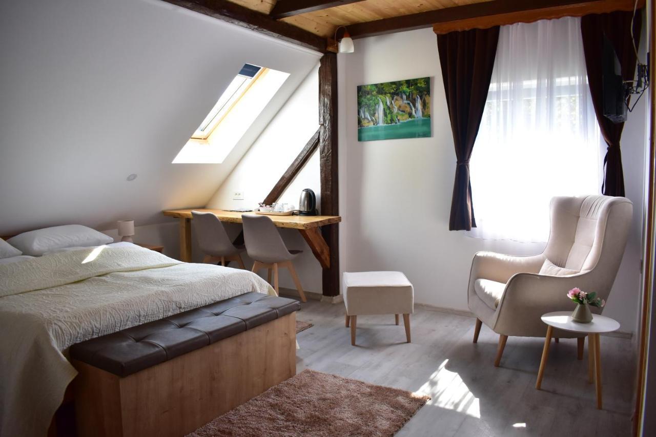 House Boro Hotel Jezerce Buitenkant foto