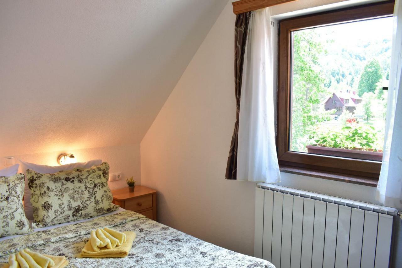 House Boro Hotel Jezerce Buitenkant foto