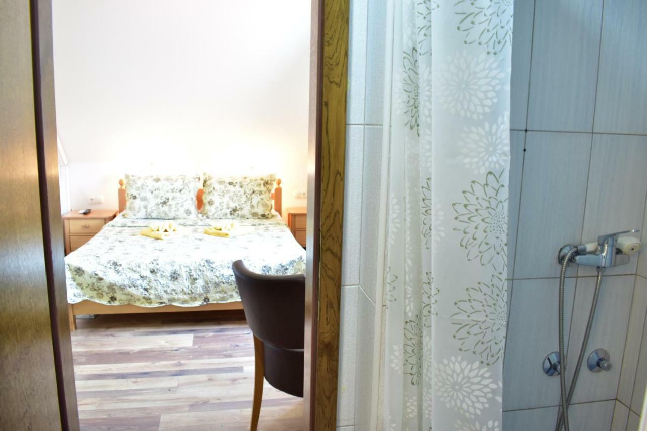 House Boro Hotel Jezerce Buitenkant foto