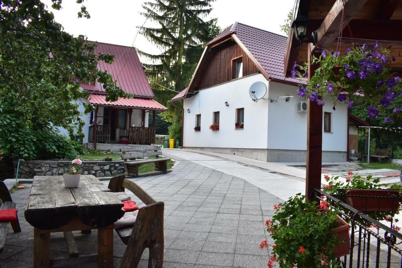 House Boro Hotel Jezerce Buitenkant foto
