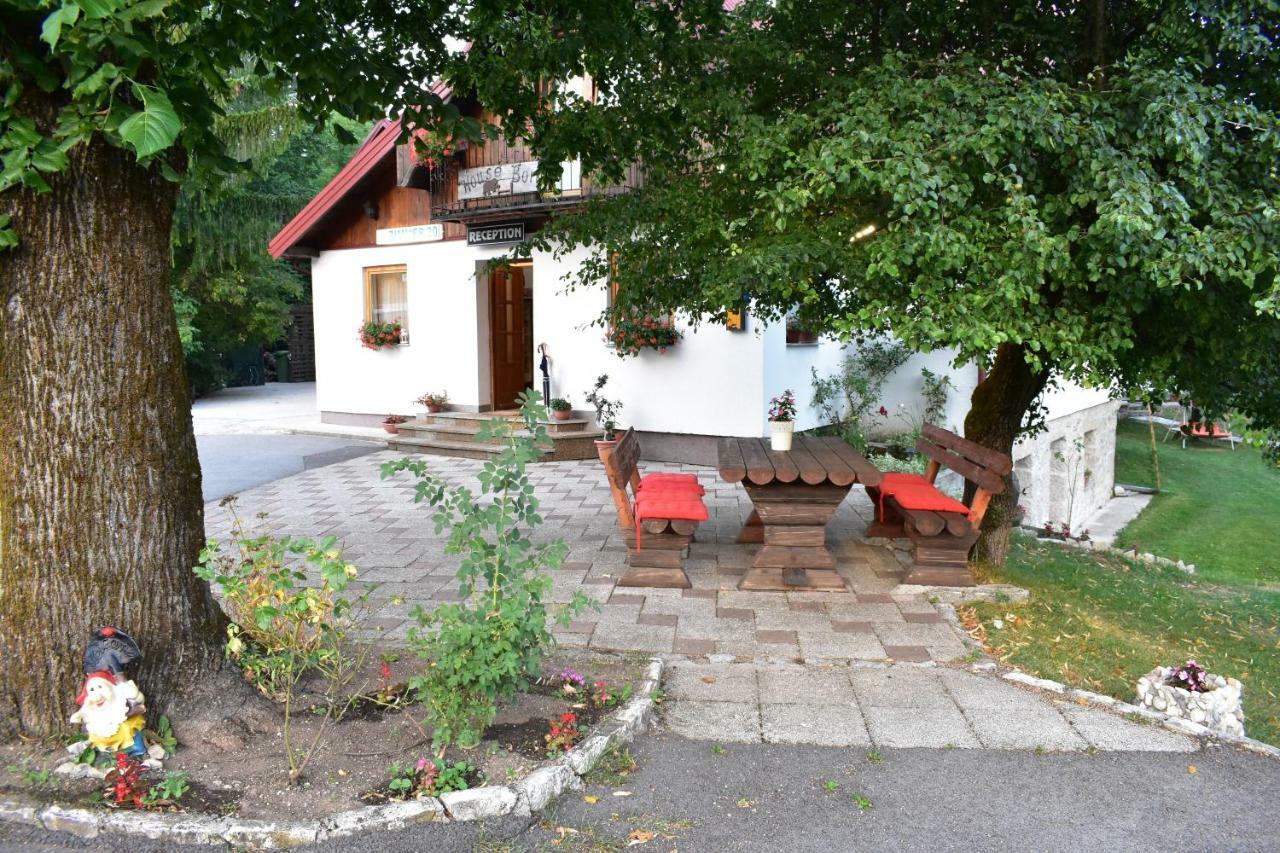House Boro Hotel Jezerce Buitenkant foto